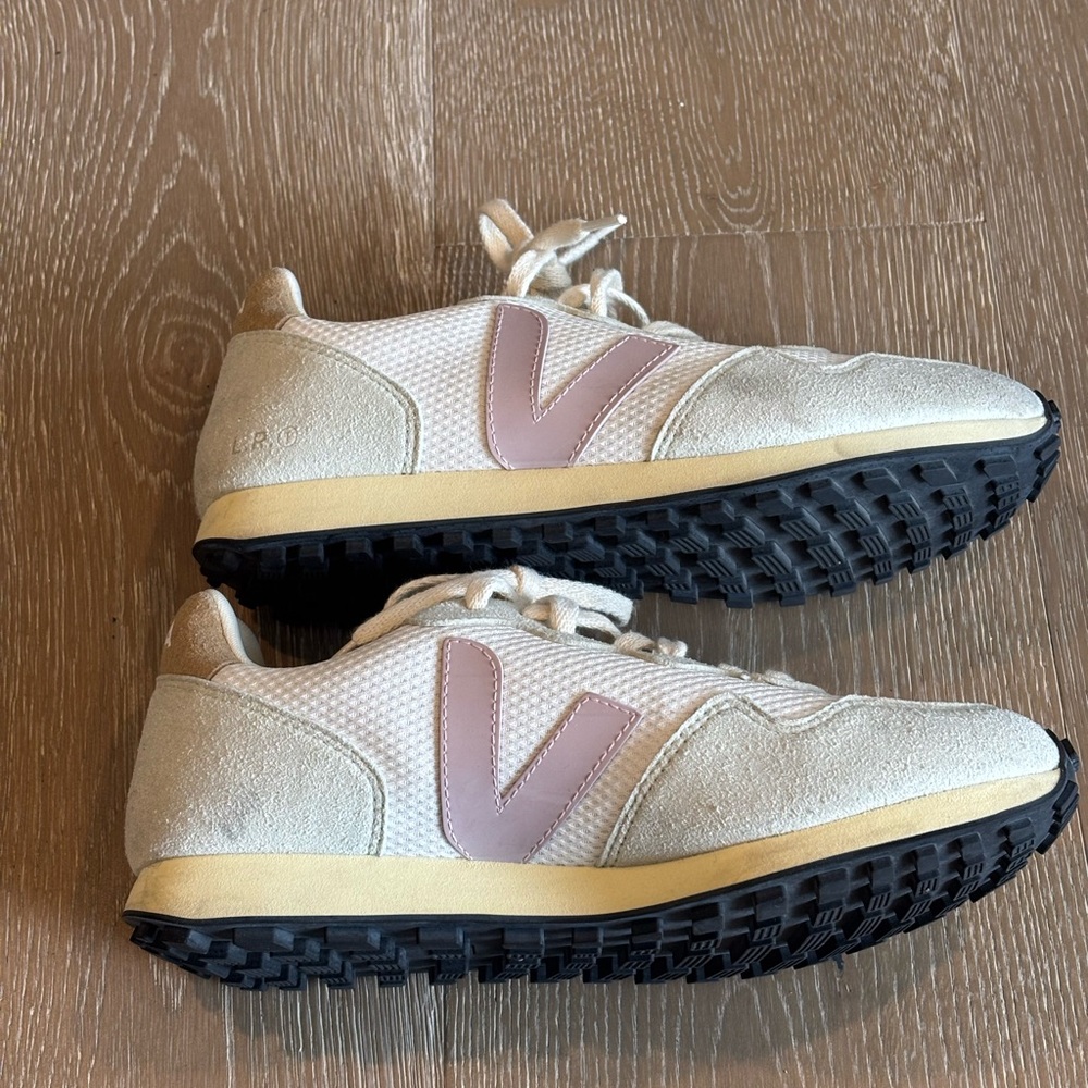 Veja Women's Cream and Pink Lace-Up Sneakers - Picture 4 of 6